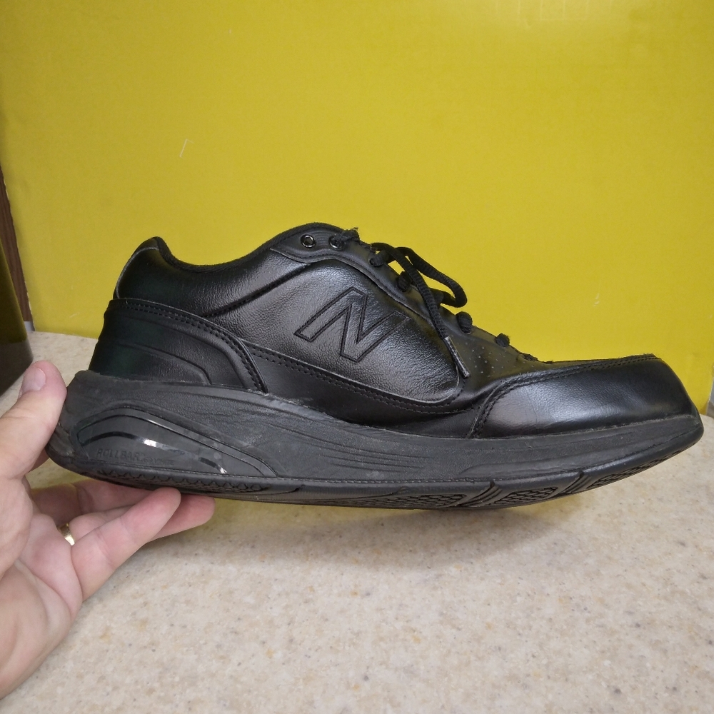 New Balance Women's 928 Rollbar Graphite Walking Shoes- size 10.5